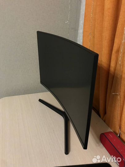 Монитор Samsung 27 изогнутый 240hz(герц)