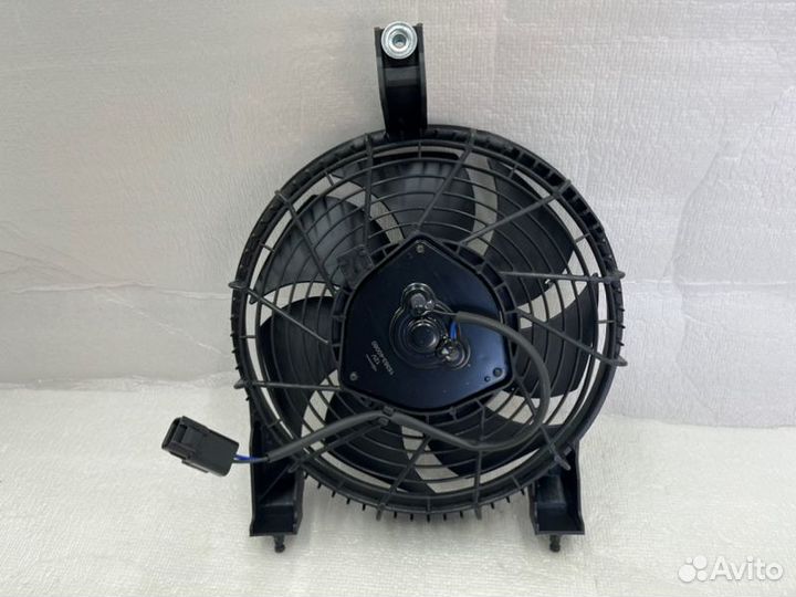 Диффузор радиатора кондиционера Toyota Land