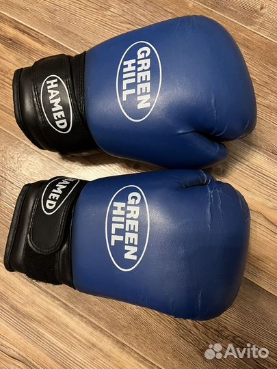 Боксерские перчатки