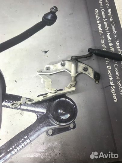 Петля капота Mercedes-Benz S-Class W221