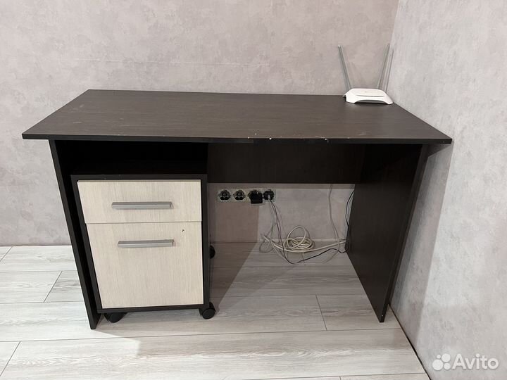 Письменный стол