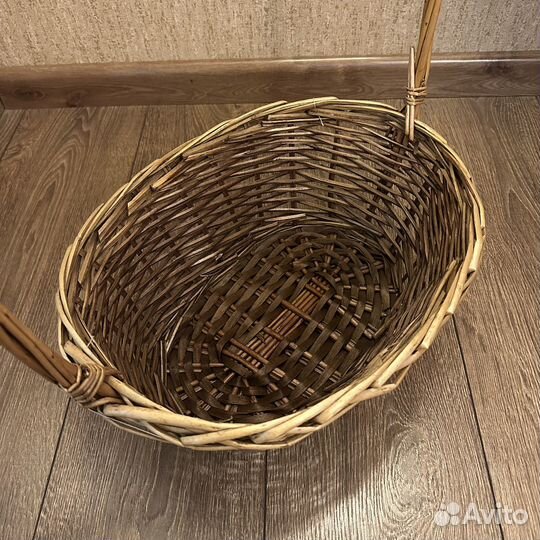 Корзина с ручкой