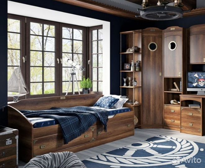 Комплект мебели в детскую (пенал + кровать)