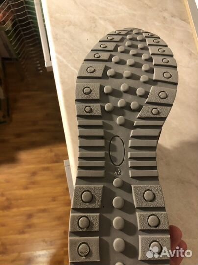 Кроссовки uspa