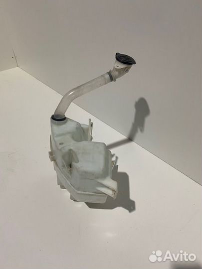 Бачок стеклоомывателя Toyota Camry V70 V75