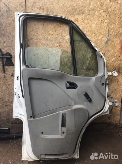 Передняя водителькая двреь Renault Master