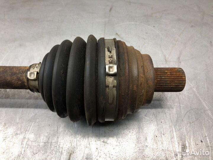 Полуось передний левый Volkswagen Jetta 5 седан