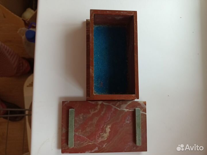 Шкатулка из яшмы