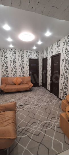 3-к. квартира, 54 м², 1/17 эт.