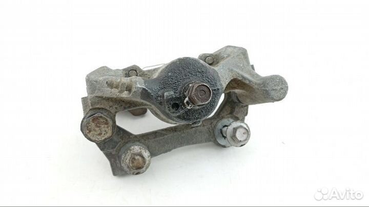 Суппорт задний правый Toyota Crown Majesta UZS186