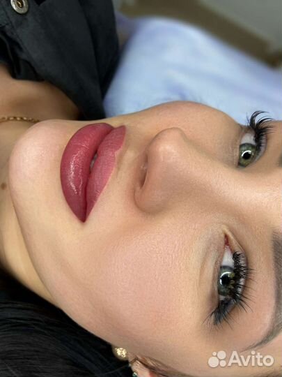 Пудровое напыление/Перманентный макияж губ