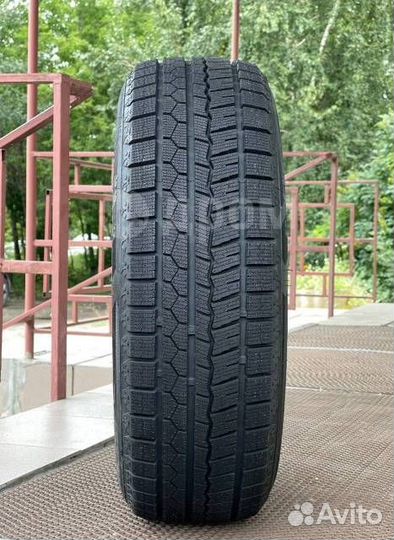 RoadX RX Frost Arctic 195/60 R16 89H