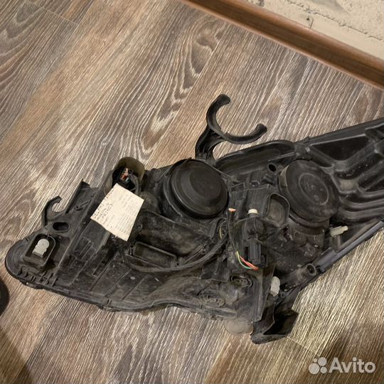 Фара правая peugeot 3008 оригинал правая