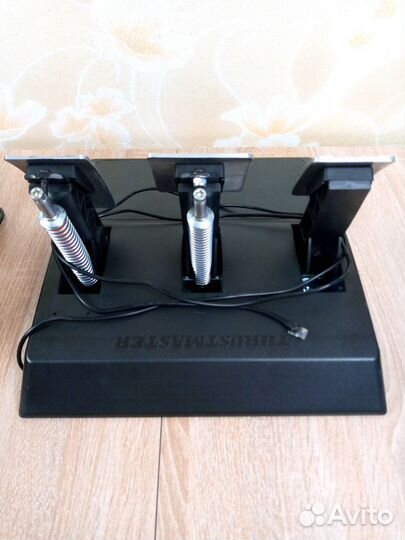 Thrustmaster t300 rs два руля на выбор