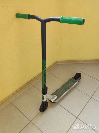 Трюковой самокат (MGP) Madd Gear Whip Extreme