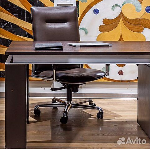 Итальянский письменный стол с креслом и тумбой