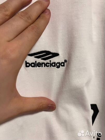 Лонгслив Balenciaga оверсайз Токио на руках