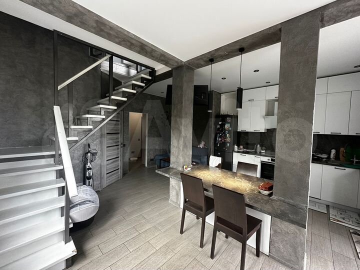 Дом 180 м² на участке 6 сот.