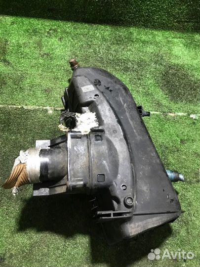 Корпус воздушного фильтра Audi 80 B3 JN 1.8 1990