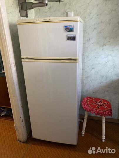 Холодильник сломанный