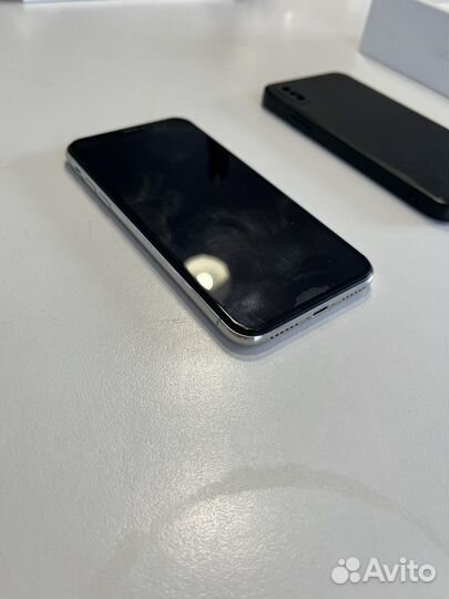 iPhone X, 64 ГБ