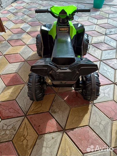 Детский квадроцикл на аккумуляторе