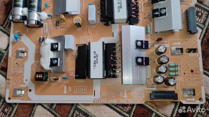 BN44-00977A от Samsung QE55Q70rauxru