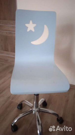 Письменный стол школьный