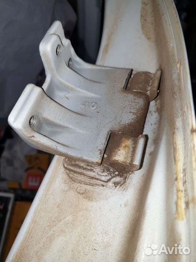 На Тревал задний бампер, задн. дверь багажника