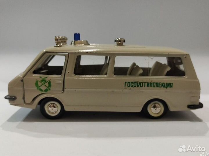Модель 1:43. Раф RAF-2203 (Госохотинспекция).СССР