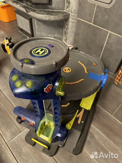 Игрушечный гараж