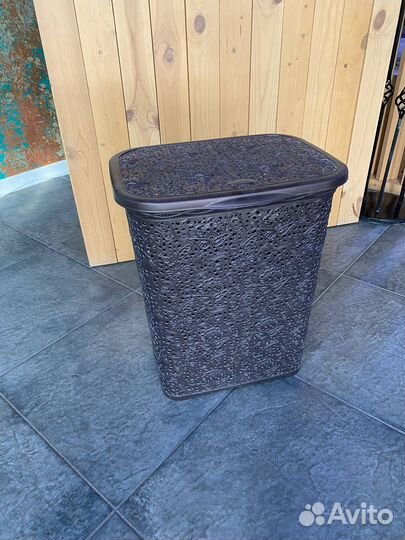 Корзина для белья с крышкой