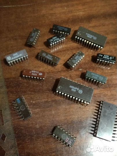 Микросхемы, транзисторы, другие детали 20 век