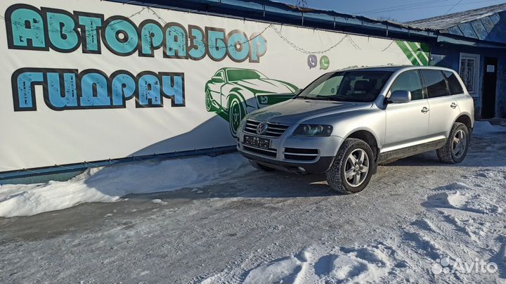 Молдинг крыши правый Volkswagen Touareg 7L6860182F