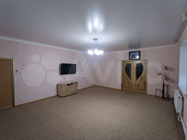 Дом 280 м² на участке 3,5 сот.