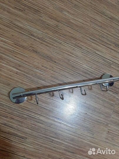 Вешалка для полотенец 4 крючка хром