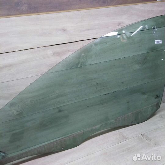 Стекло двери переднее левое Citroen C5 I рестайлин