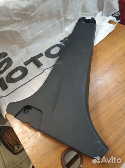 Накладка стойки левая Renault Duster 2 2018