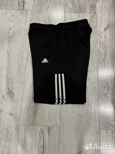 Шорты adidas essentials