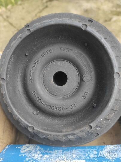 Подушка (опора) передней стойки