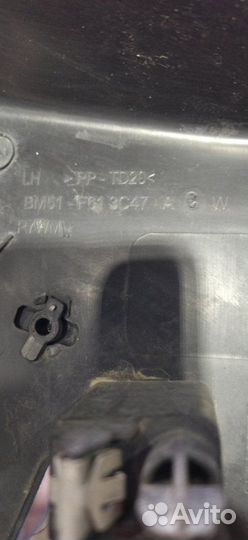 Обшивка задней стойки Ford Focus 3 седан 2013