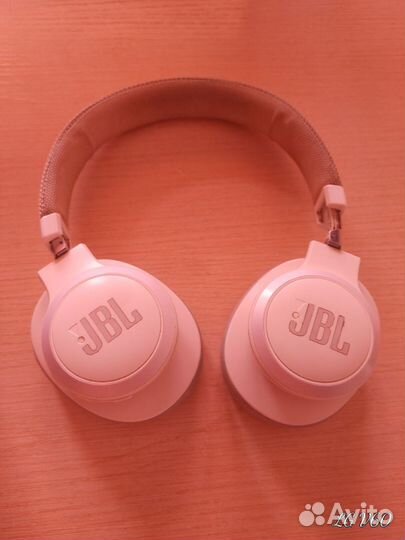 Беспроводные наушники JBL