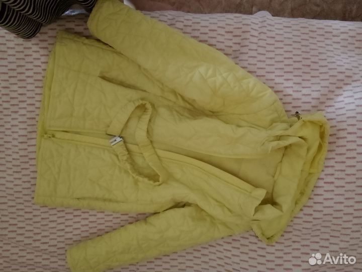 Легкое пальто для девочки