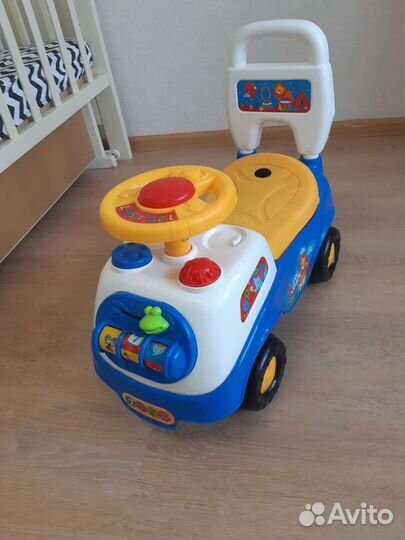 Машинка каталка толокар