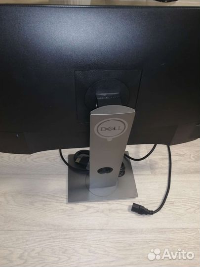 Монитор Dell 24