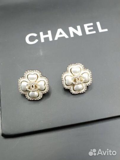 Серьги Chanel с жемчугом