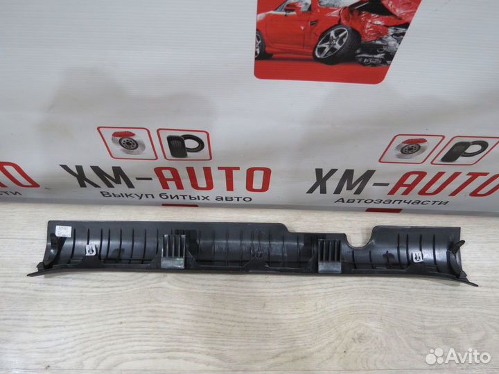 Накладка порога передняя правая Hyundai Solaris 2