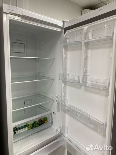 Холодильник Hotpoint HTS 5200 W(Т)