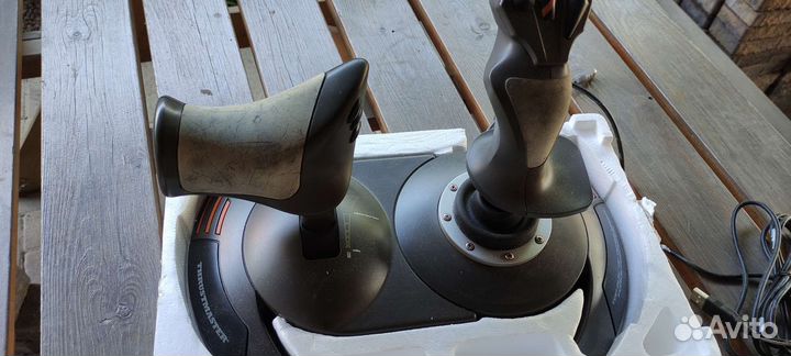 Авиасимулятор Thrustmaster