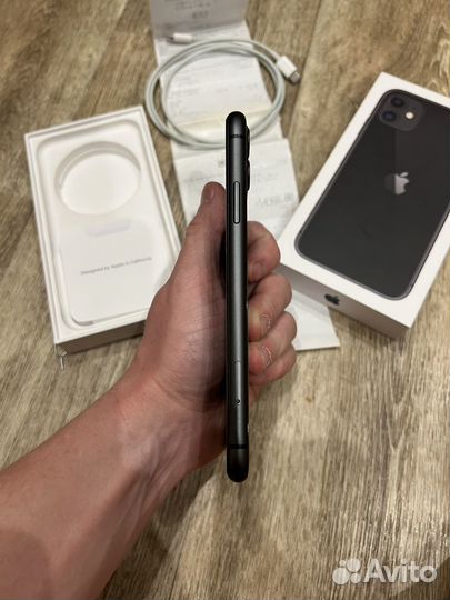 iPhone 11, 64 ГБ